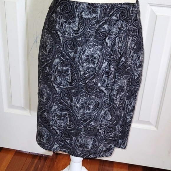 Talbots Gray Black Paisley Wrap Skirt Wool Blend Lined size 8 - Picture 1 of 8